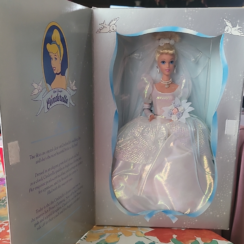 Cinderella  BARBIE Collector's Doll in White  GORGEOUS Gown